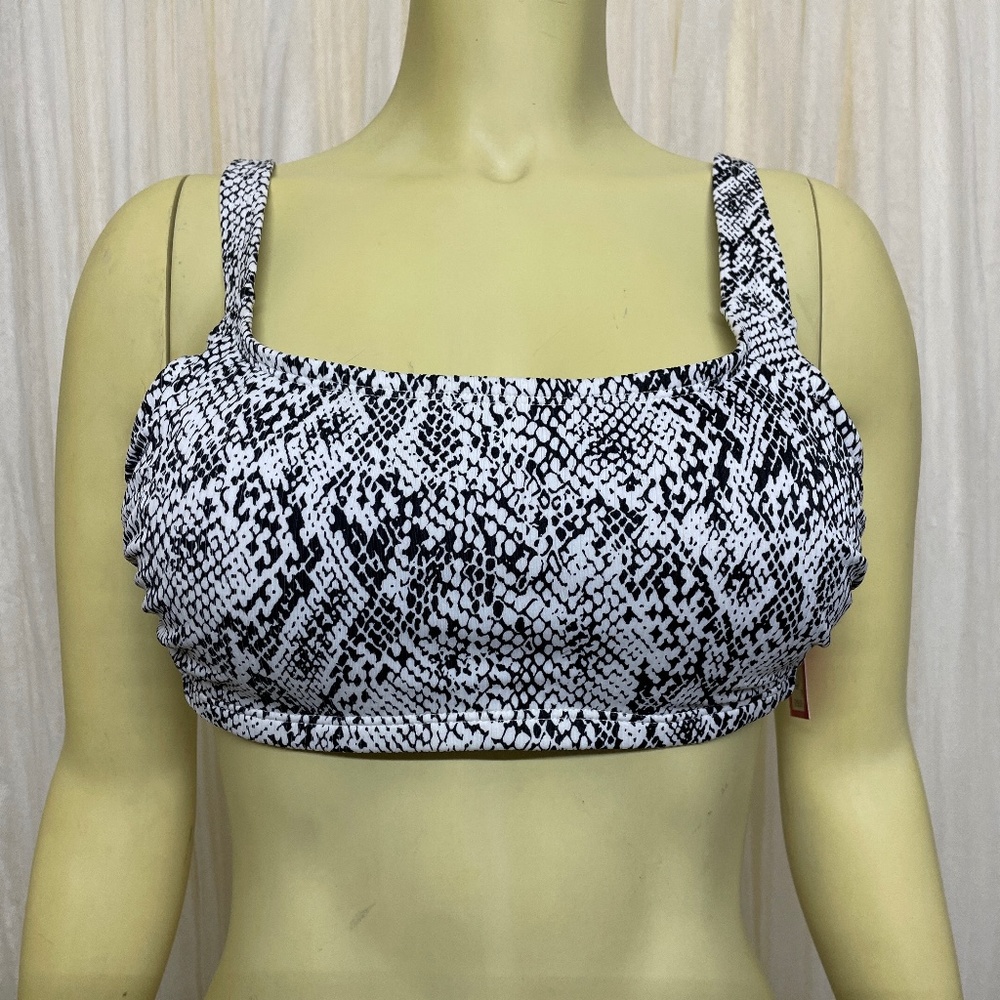 NWT Xhilaration Swimsuit Top